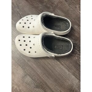 White Crocs Lined‎ Mens 7 Womens 9 EUC